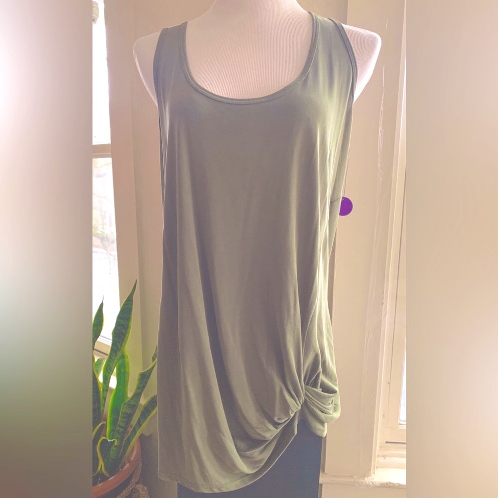A New Approach Relaxed Green Tie Front Tank Top L